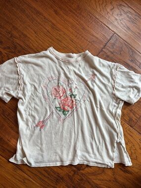 Free People Cream Graphic Tee with Pink Rose Heart and Arrow sz XS